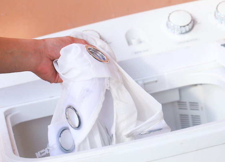 Một số lưu ý bạn cần biết khi giặt rèm cửa-màn cửa
