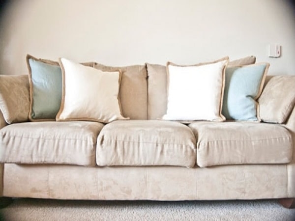 Vệ sinh ghế sofa da lộn thường xuyên một cách dễ dàng
