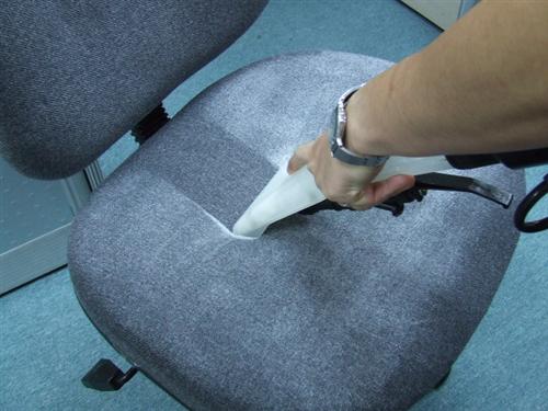 Cách vệ sinh ghế văn phòng hiệu quả