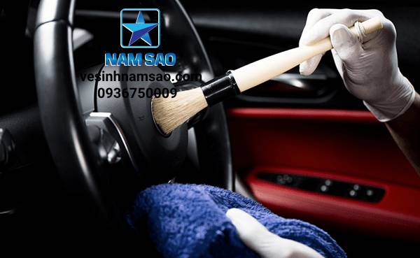 Hướng dẫn chi tiết vệ sinh nội thất xe ô tô đúng cách