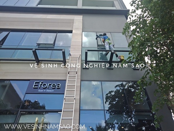 Những Tiêu Chí Khi Lựa Chọn Dịch Vụ Vệ Sinh Cửa Kính
