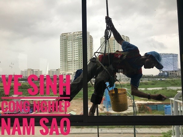 Những Tiêu Chí Khi Lựa Chọn Dịch Vụ Vệ Sinh Cửa Kính