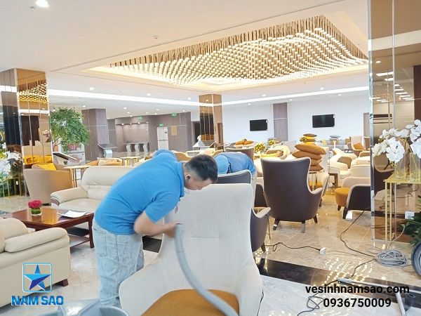 Tại Sao Công Ty Vệ Sinh Công Nghiệp Năm Sao Được Khách Hàng Tin Dùng