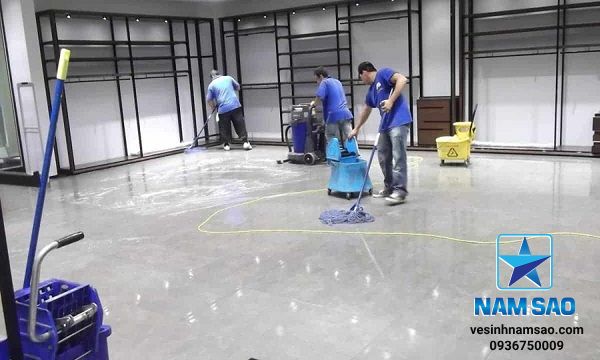 Tại Sao Công Ty Vệ Sinh Công Nghiệp Năm Sao Được Khách Hàng Tin Dùng