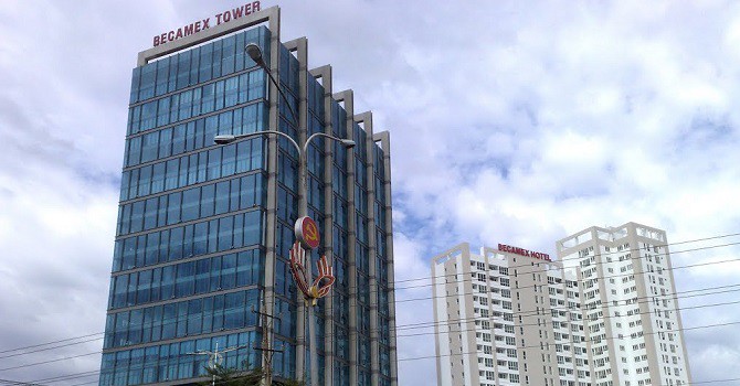 Dịch vụ lau kính Becamex Tower do Vệ Sinh Năm Sao thực hiện