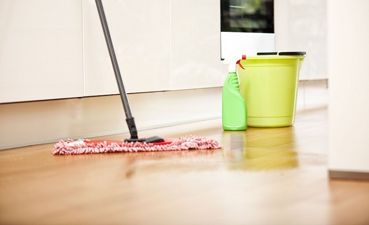 Một số cách làm sạch vết bẩn trên sàn