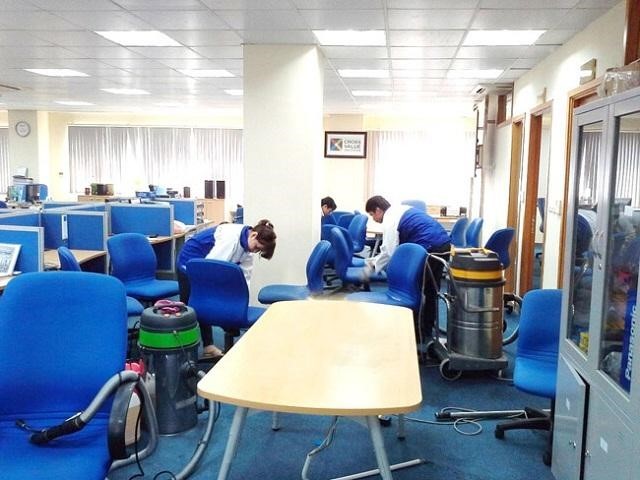 Quy trình giặt ghế văn phòng