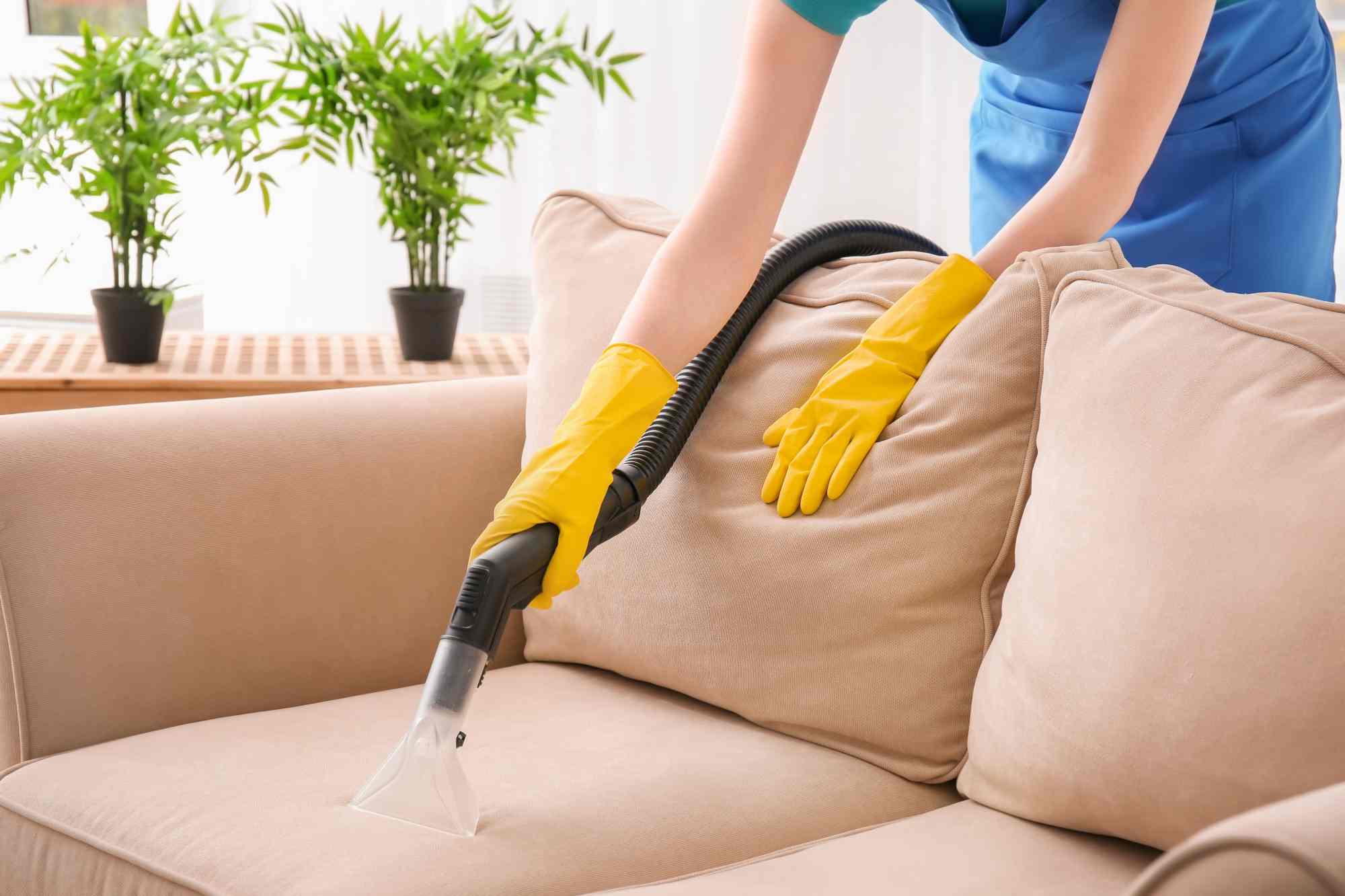 Vệ sinh ghế sofa da lộn thường xuyên một cách dễ dàng