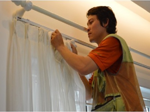 Vệ sinh rèm cửa đúng cách theo Vệ Sinh Năm Sao